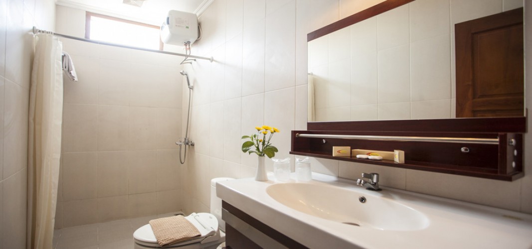 rosalia_toilet